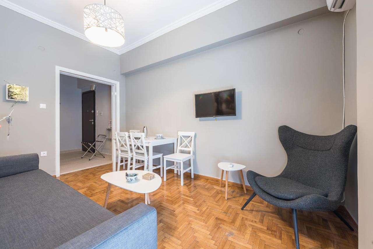Modern City Apartment By Cloudkeys Атина Екстериор снимка